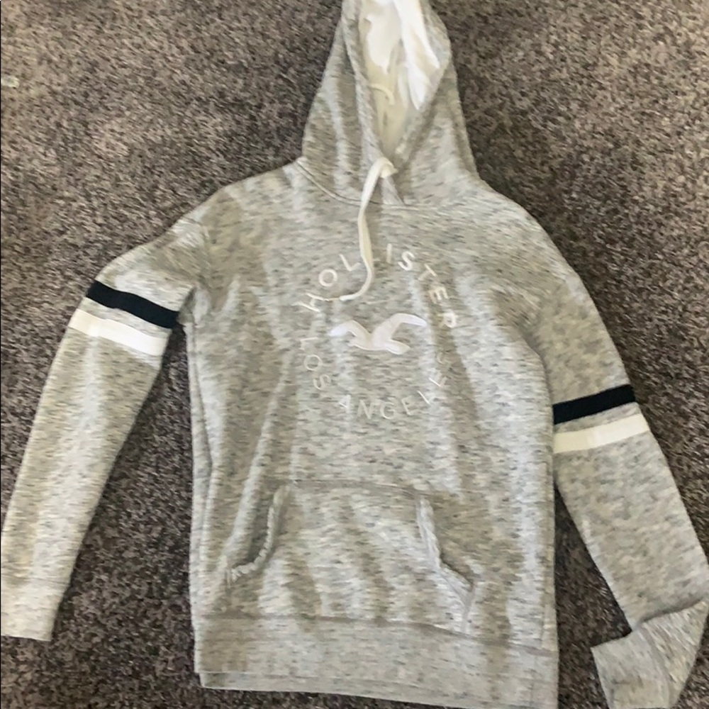 Hollister Sweatshirt.